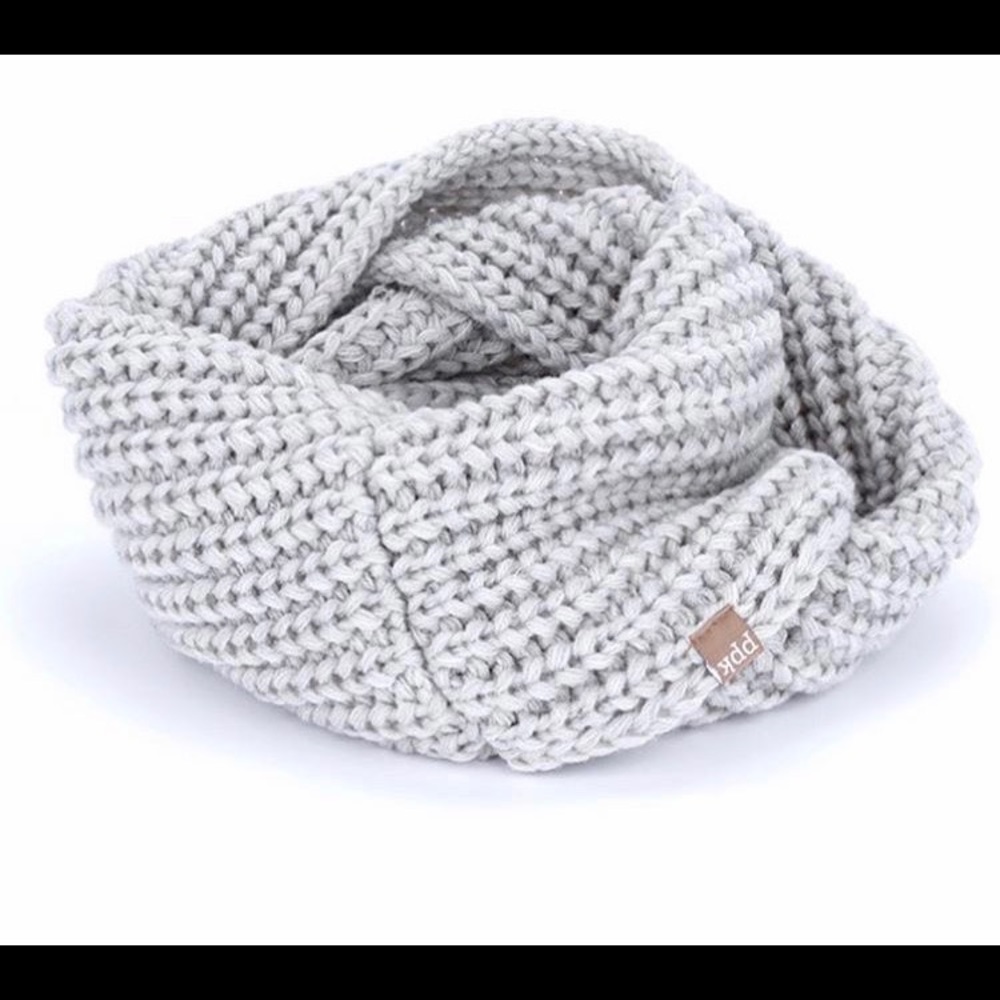 Peppercorn kids chunky infinity scarf. Brand new